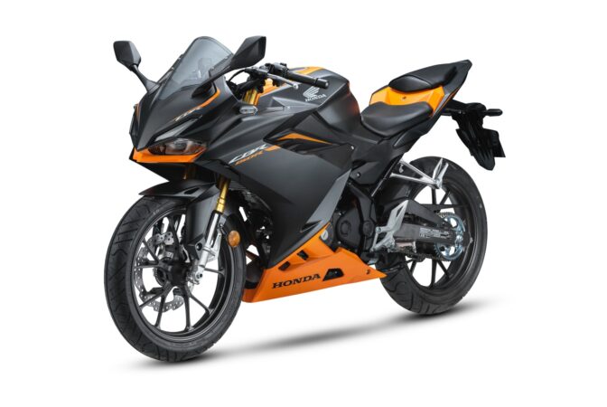 2026 Honda CBR150R left three quarter side view
