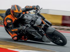 2026 KTM 1390 SUPER DUKE RR TRACK on track