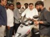Nitin Gadkari inaugurates Simple Energy’s first Nagpur store