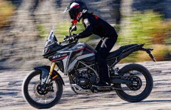 TVS RTX 450 AI photo