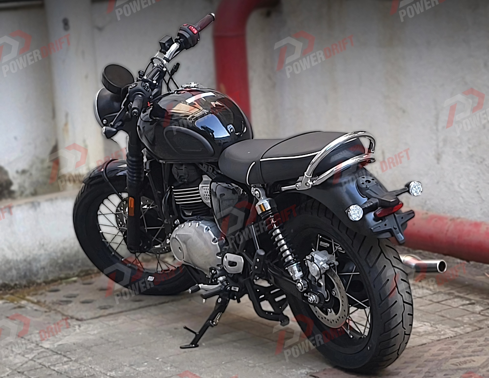 Triumph-Bonneville-400-Spotted.jpg