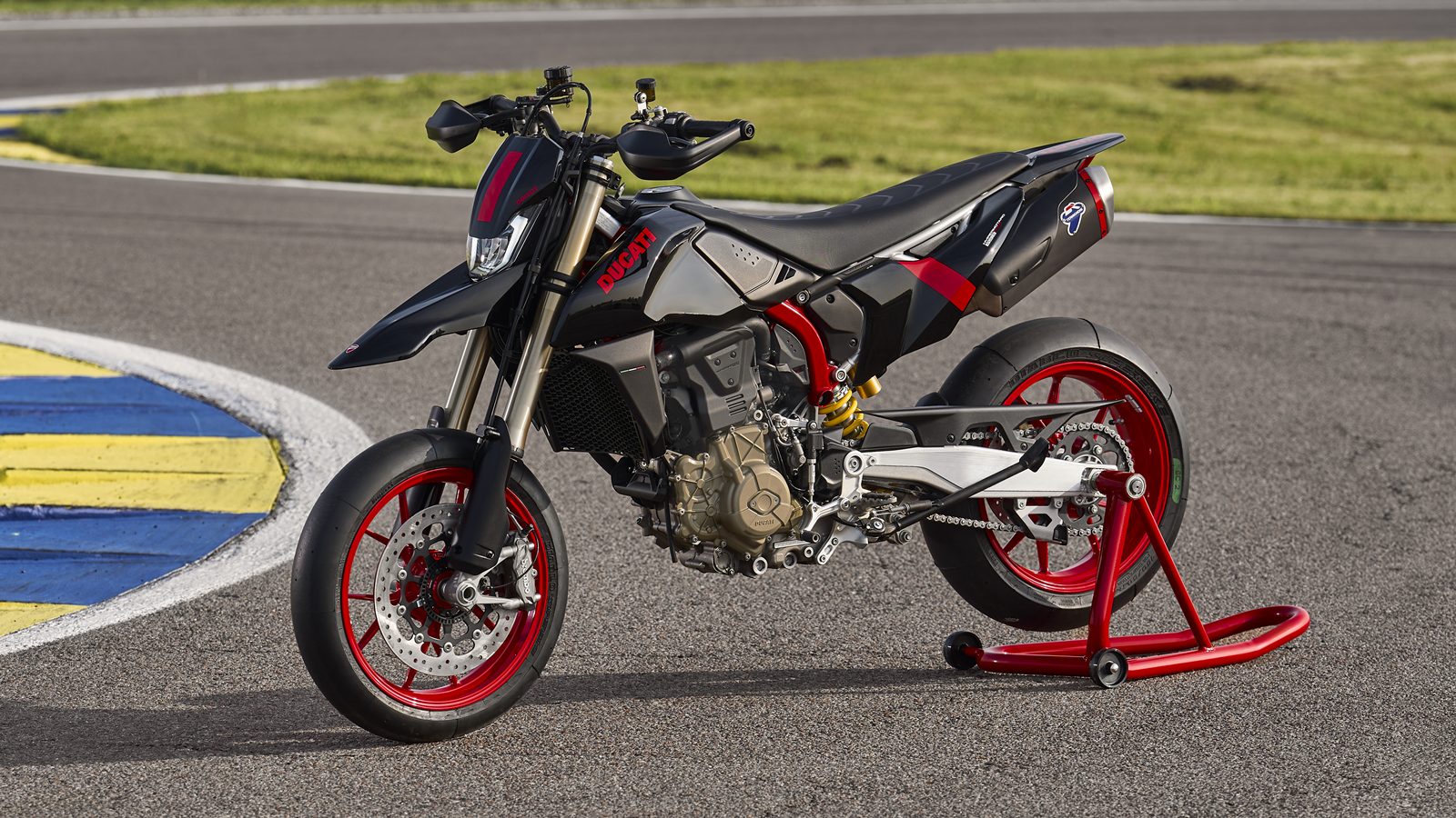 Ducati Hypermotard 698 Mono Nera