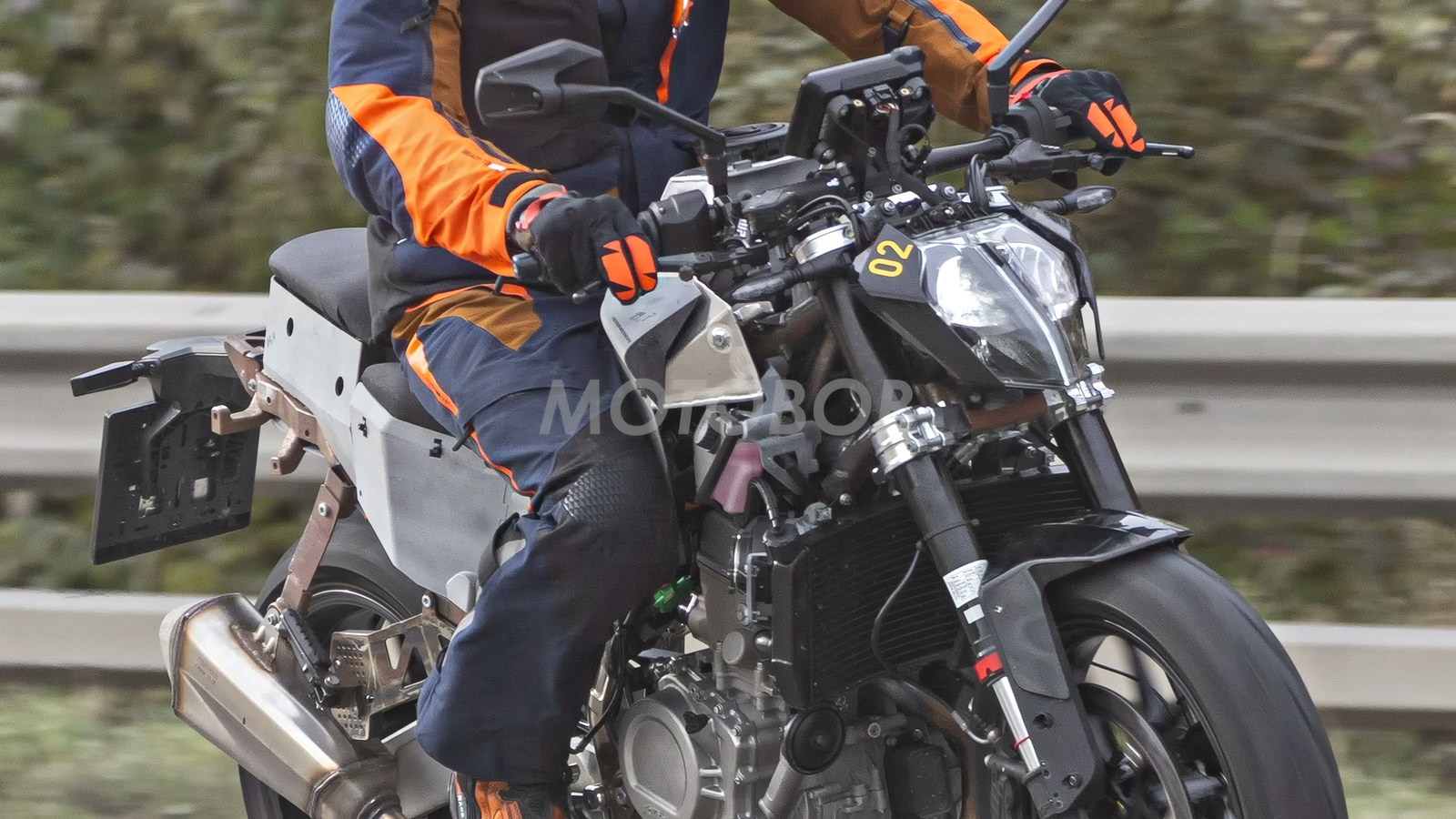 New Twin-Cylinder KTM Duke 490 or 690 spotted