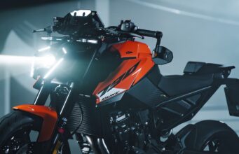 2027 KTM 790 DUKE front view