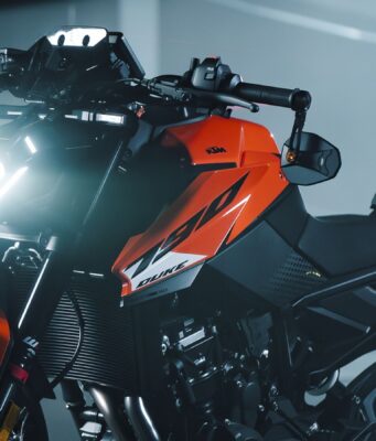 2027 KTM 790 DUKE front view