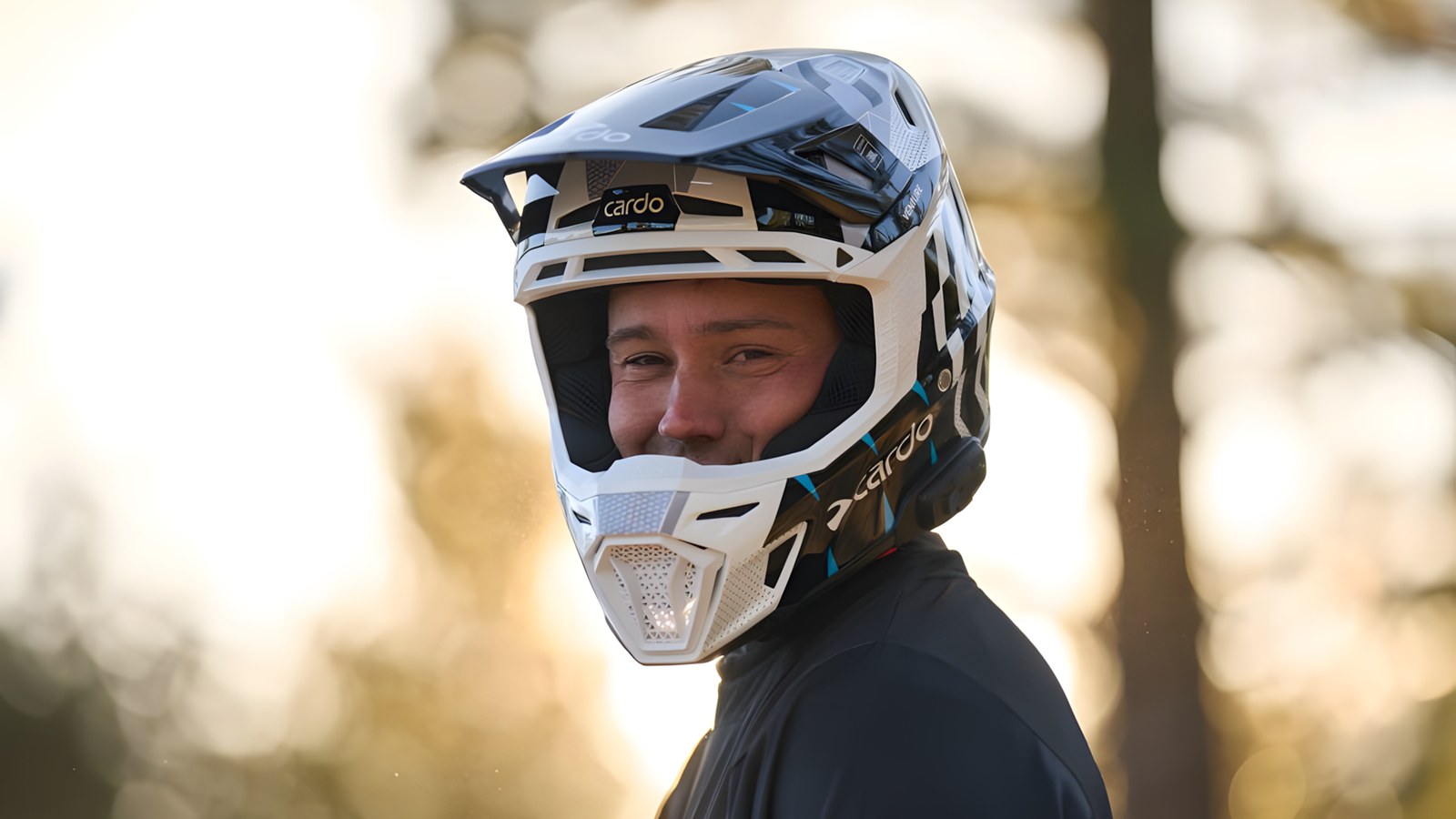 Cardo Unveils Integrated Mesh Communication Helmet for Off-Road and Motocross Riders Cardo Unveils Integrated Mesh Communication Helmet for Off-Road and Motocross Riders