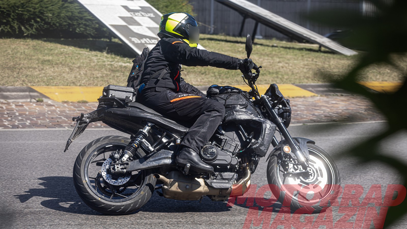 New Moto Guzzi Parallel-Twin Spied on Aprila 457 platform