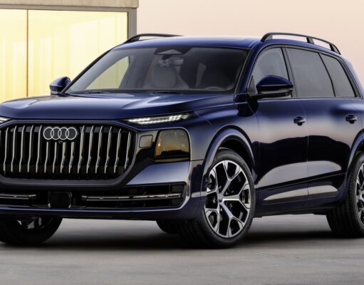 Audi Q9 Flagship SUV front three quarter