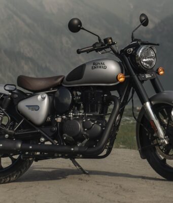 Classic 350 with Slipper Clutch and USB C charging port