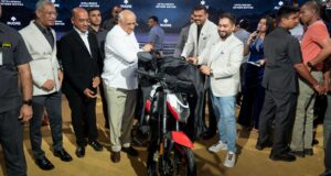 Hon’ble Gujarat Chief Minister Shri Bhupendra Patel unveiling the EX Series by Avore Electric
