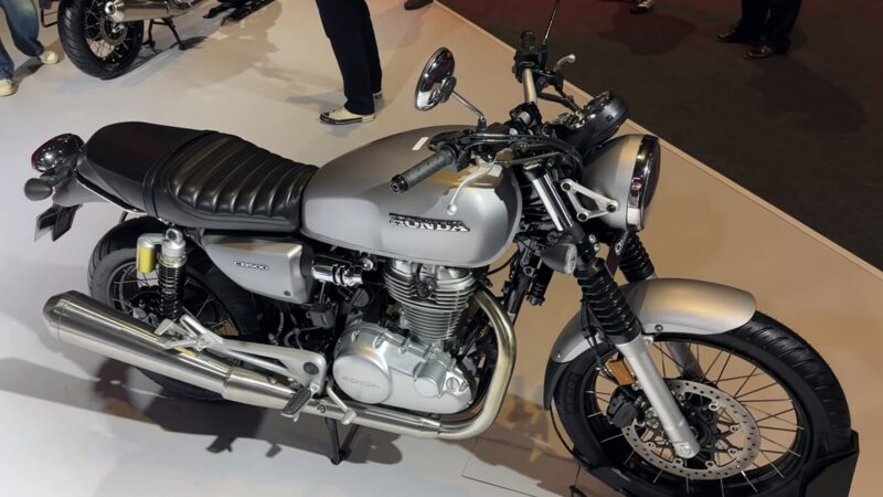 Honda CB500 Tubeless Spoke variant