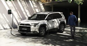 Suzuki Across Plug-in Hybrid facelift
