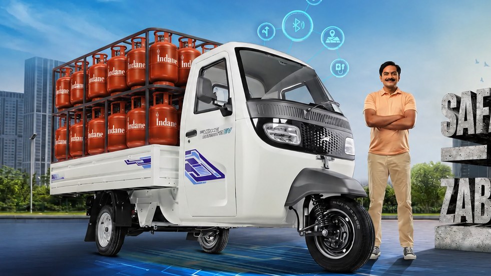 TVS King Kargo HD to carry Indane Gas cylinder