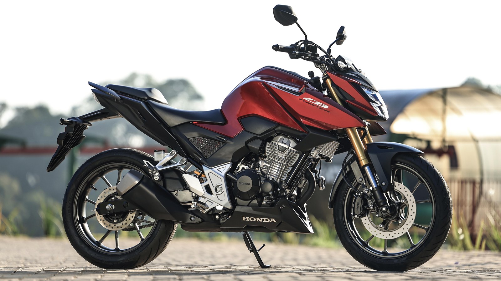 2027 CB300F Twister