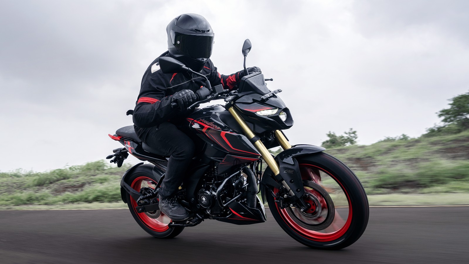 New Pulsar N160 S and N160 SS