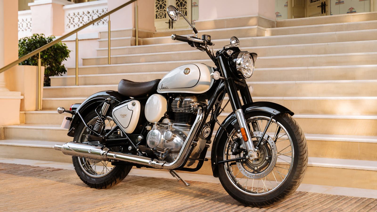 Royal Enfield Classic 350 Signature White launched Royal Enfield Classic 350 Signature White launched