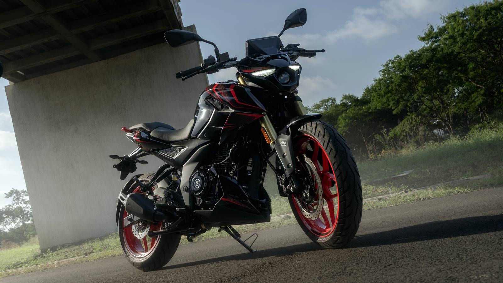 Updated Bajaj Pulsar N250SS